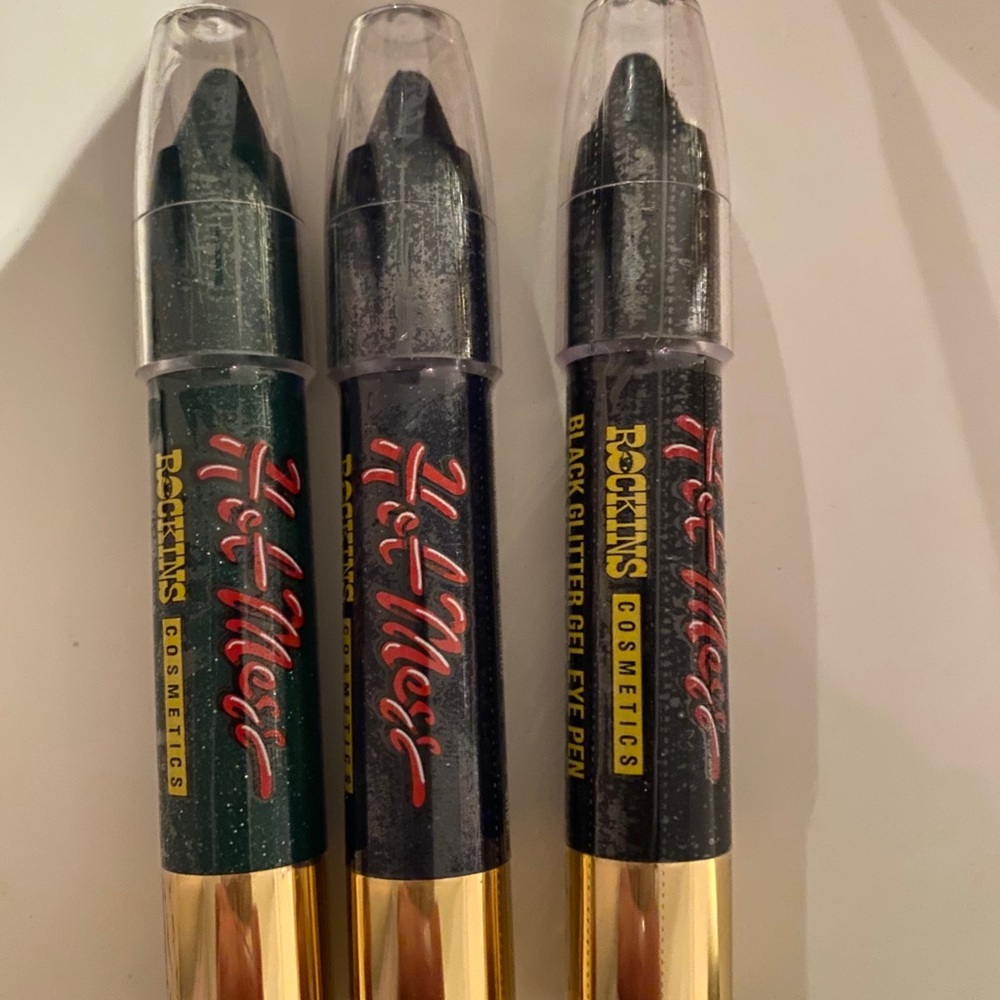 BRAND NEW(still in packaging)-Glitter Gel eye pens
